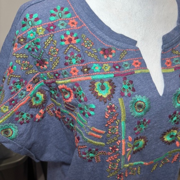Chico's Blue Floral Embroidered Short Sleeve Notch Collar Top 1X‎ Plus - Picture 6 of 10